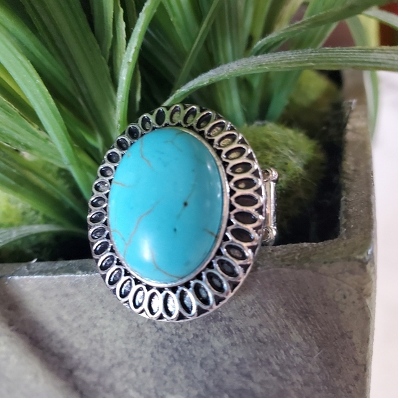 Silver Tone & Turquoise Stretch Band Ring 💥3 for $24💥 - Picture 16 of 17